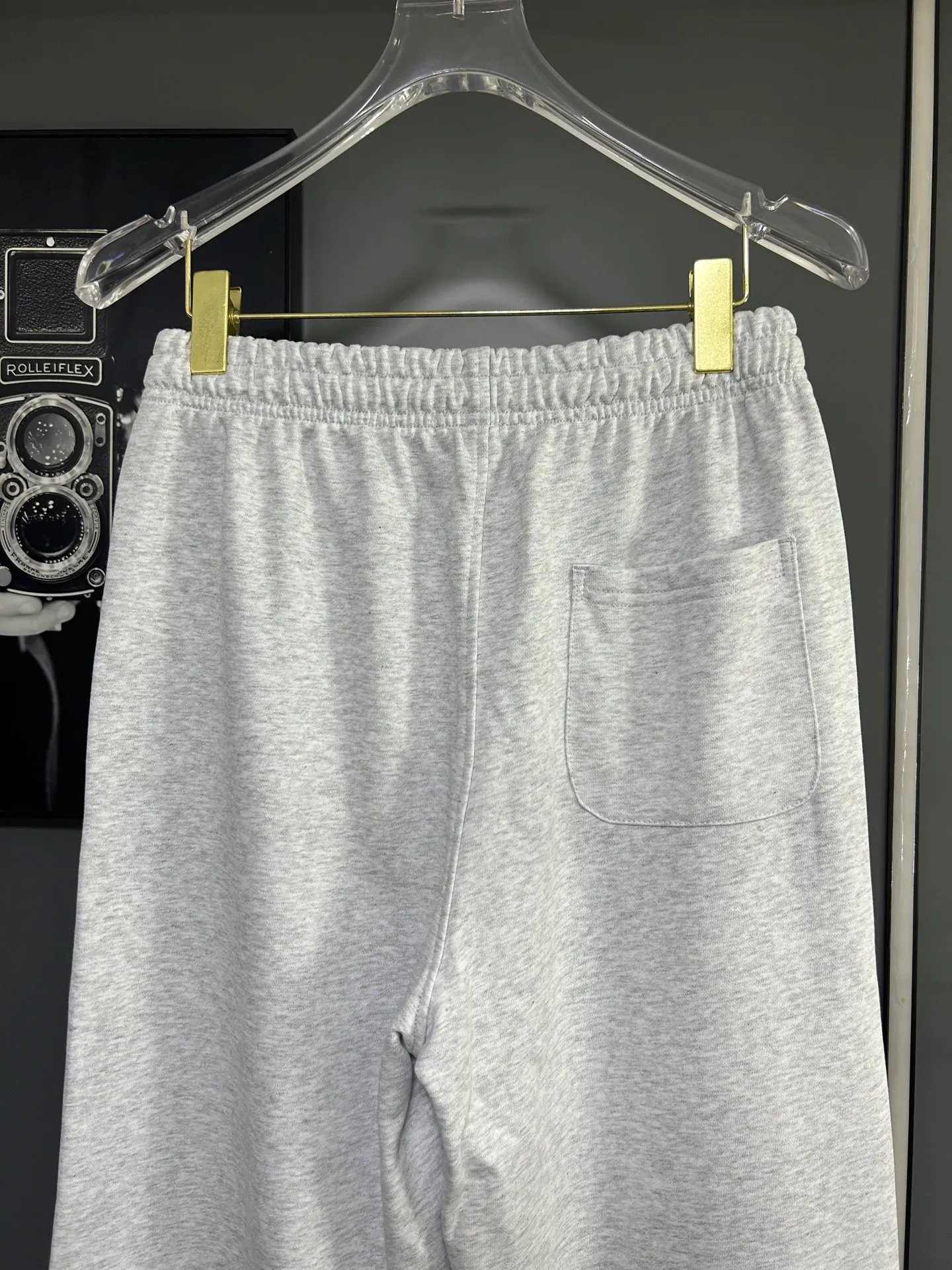 P220 Chrome Hearts 25 new colorful cross-mark loose straight trousers 2025 autumn and winter new embroidered elastic band casual trousers, customized fabrics at the counter. Made of 400g high-version terry fabric, with high breathability and comfort, impeccable details, no pilling and no deformation, brand element design concept, reflecting high quality. It feels delicate and soft! It presents casual tailoring, the same style for men and women, and the upper body shape is awesome! Size: S M L XL Color: Black Gray